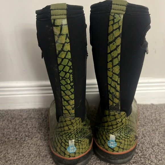 Boys size 1 bogs classic scale (-30) waterproof - Picture 2 of 4